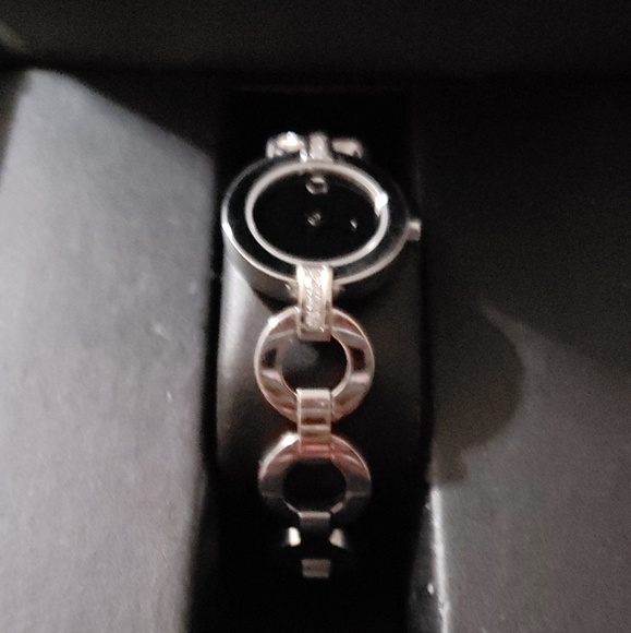 Beautiful Watch - Picture 2 of 7